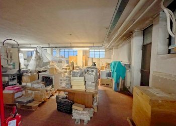 Magazzino - Negozio via Visconti di Modrone, 31, Macherio - foto 20