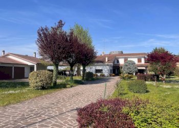 Foto 1 - Villa Porto Mantovano - foto 1