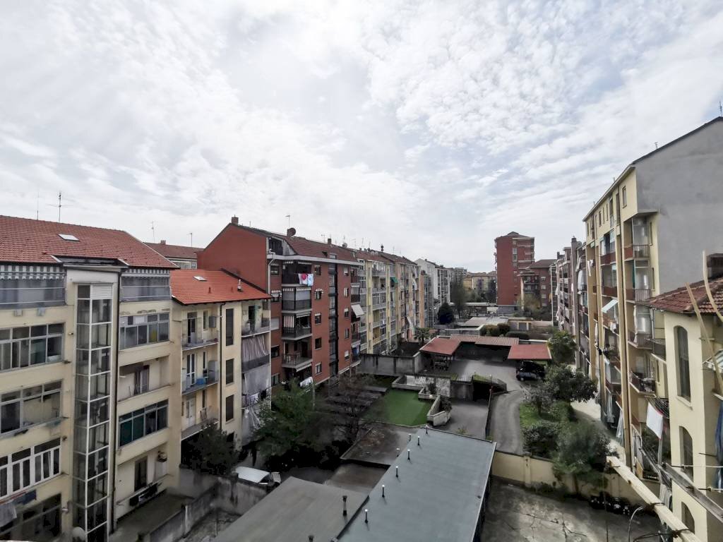 Vista - Bilocale via Vittorio Asinari di Bernezzo, 5, Torino (zona Parella) - foto 3