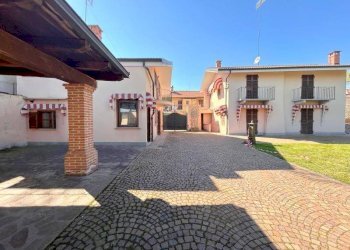 Cortile interno - Villa via della Ripa, 37, frazione Madonna Delle Grazie, Cuneo - foto 7