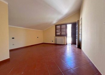 Camera da letto - Villa via della Ripa, 37, frazione Madonna Delle Grazie, Cuneo - foto 14