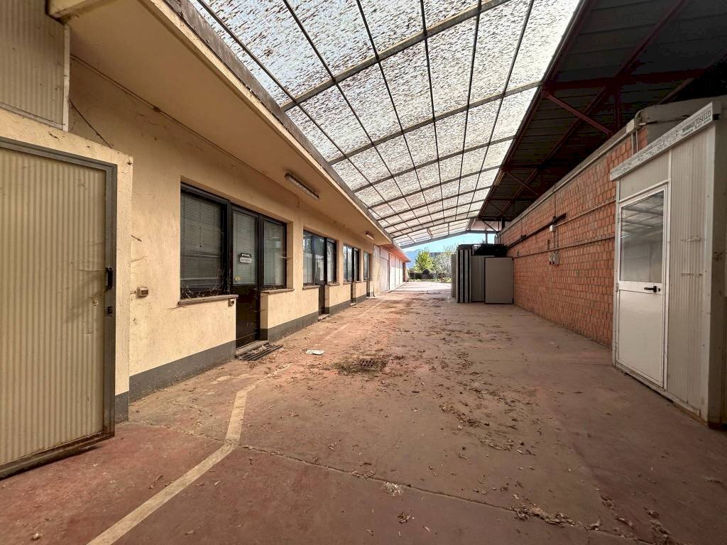 Interno palazzo - Capannone via della Ripa, 37, frazione Madonna Delle Grazie, Cuneo - foto 1