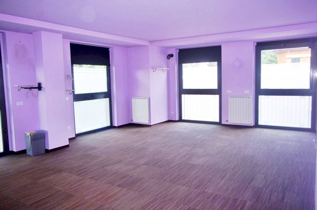 Salone - Ufficio via Carlo Cattaneo, 22, Gallarate - foto 1