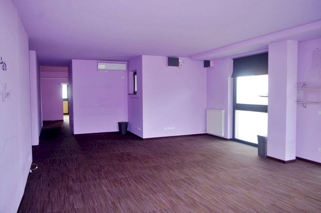 Salone - Ufficio via Carlo Cattaneo, 22, Gallarate - foto 3