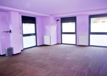 Salone - Ufficio via Carlo Cattaneo, 22, Gallarate - foto 1