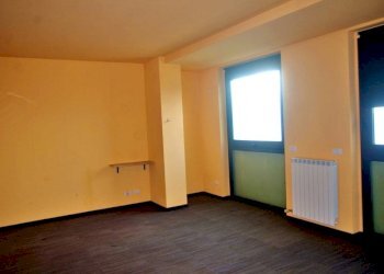 Stanza non arredata - Ufficio via Carlo Cattaneo, 22, Gallarate - foto 8