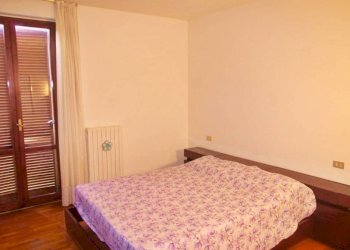 Camera da letto - Trilocale Cavaria con Premezzo - foto 16