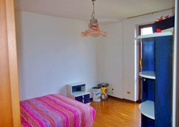 Camera da letto - Trilocale Cavaria con Premezzo - foto 25