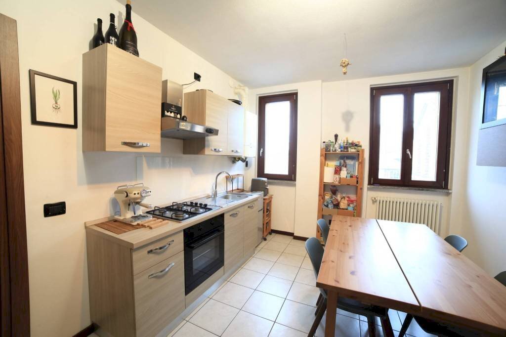 Cucina - Bilocale via Camillo Benso di Cavour, Rosate - foto 3