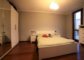 Camera da letto - Bilocale via Camillo Benso di Cavour, Rosate - foto 12