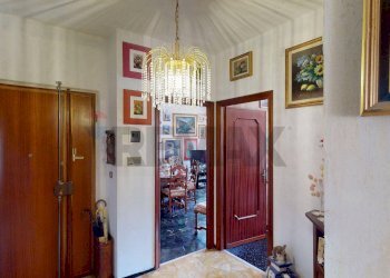 Hall / corridoio - Four-room apartment via Vittorio Veneto
 
175, Busalla - photo 4