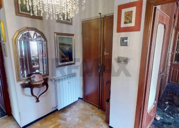 Hall / corridoio - Four-room apartment via Vittorio Veneto
 
175, Busalla - photo 5