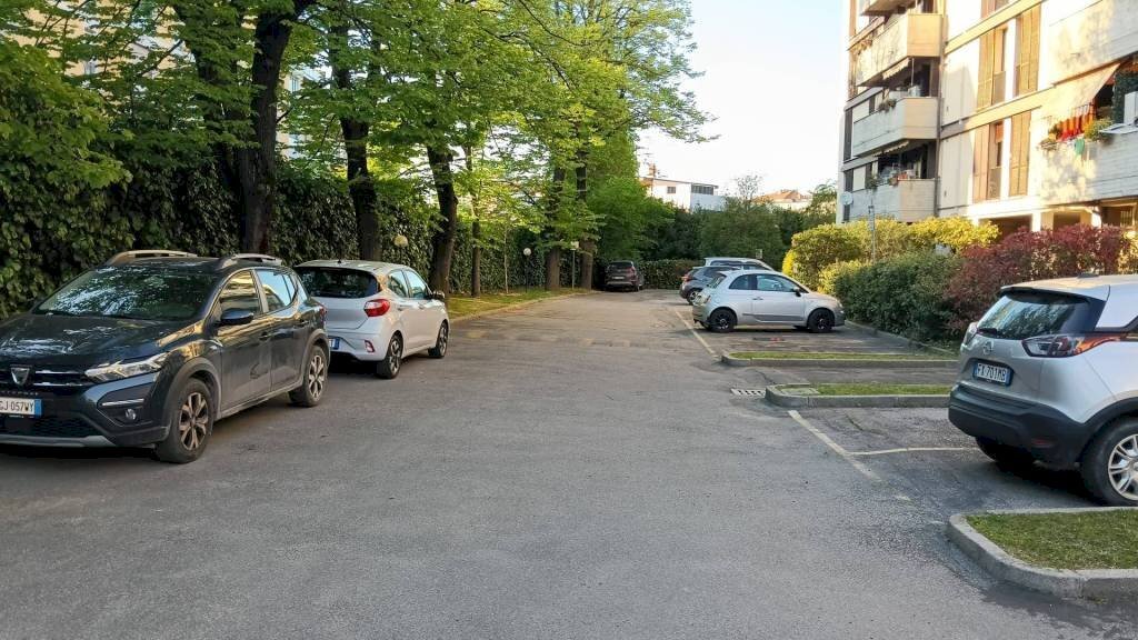 Posto macchina - Box via Camillo Ranzani, Bologna (zona San Donato) - foto 3