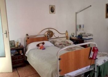 Camera da letto - Bilocale salita Paxo, 3, Rapallo - foto 12