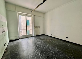 Stanza non arredata - Trilocale via Monterotondo, 2, Genova (zona Sestri Ponente) - foto 12