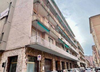 Facciata - Trilocale via Monterotondo, 2, Genova (zona Sestri Ponente) - foto 21