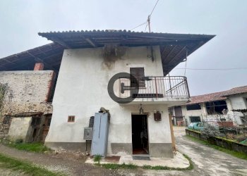Facciata - Casa indipendente Casale Filippi, 72, Zubiena - foto 2