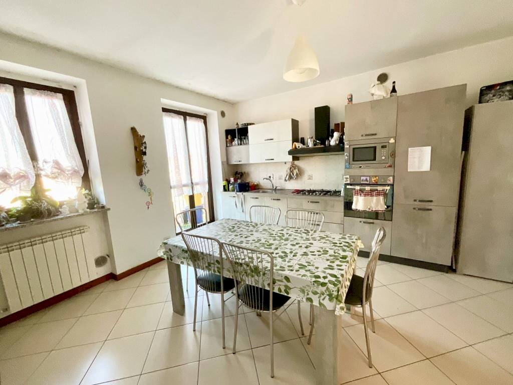 Cucina - Trilocale via Giovanni Trimaglio, 30, Busca - foto 2