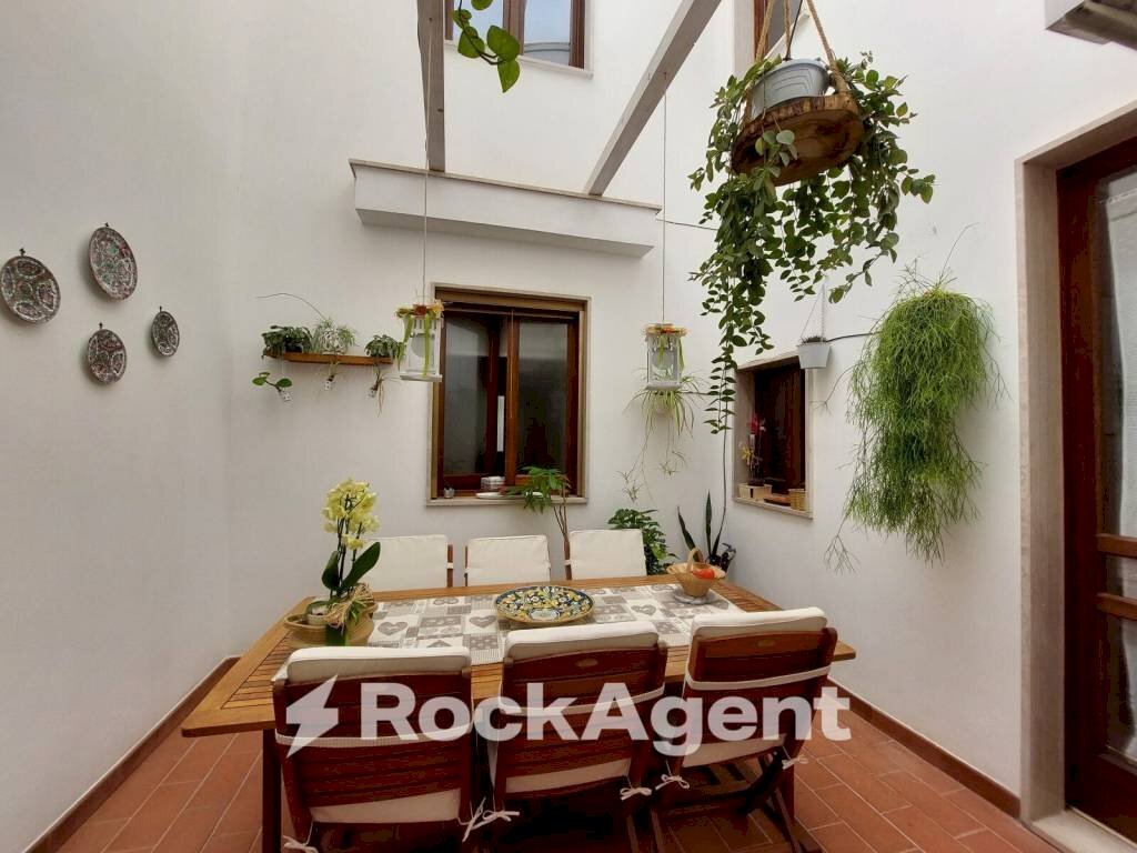 Veranda - Villa via Armando Diaz, 93, Soleto - foto 1