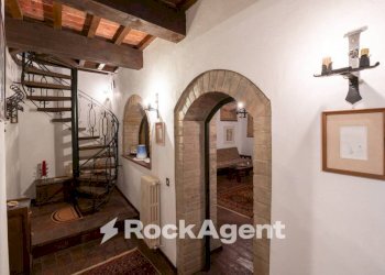 Corridoio - Stabile - Palazzo strada Comunale di Catignano, Gambassi Terme - foto 9