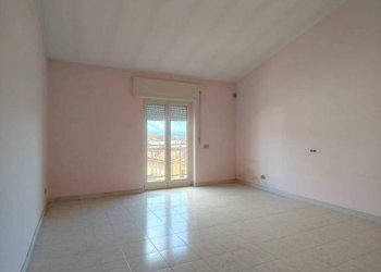 Camera da letto - Trilocale via Flaminia, 124, Rignano Flaminio - foto 7