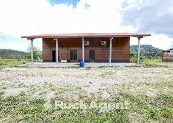 Box auto - Commercial Premises LOCALITA' PIANO D'ISCHIA, SNC, Civitella del Tronto - photo 1