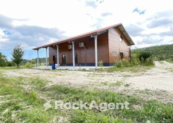 Terreno - Commercial Premises LOCALITA' PIANO D'ISCHIA, SNC, Civitella del Tronto - photo 3