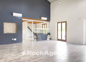 Interno non residenziale - Commercial Premises LOCALITA' PIANO D'ISCHIA, SNC, Civitella del Tronto - photo 14