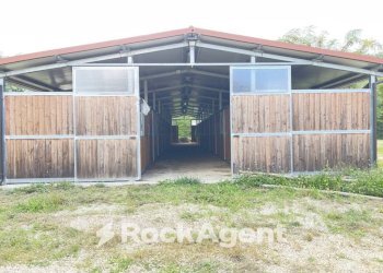 Box auto - Commercial Premises LOCALITA' PIANO D'ISCHIA, SNC, Civitella del Tronto - photo 25