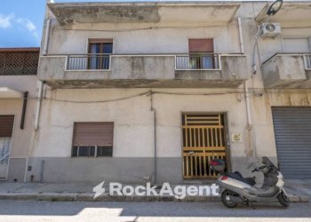 Facciata - Casa indipendente via Spagna, 6, Mazara del Vallo - foto 18