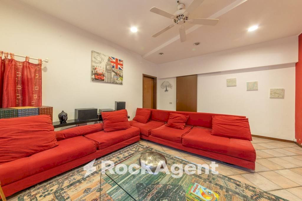 Salone - Villa via Vittorio Alfieri, 19, Cerro Maggiore - photo 3