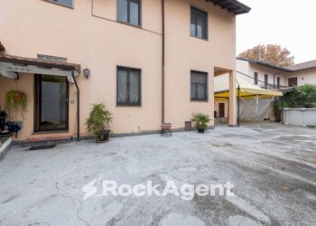 Cortile interno - Villa via Vittorio Alfieri, 19, Cerro Maggiore - foto 20