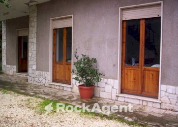 Facciata - Villa via Pineta, 12, Poggio Catino - foto 14