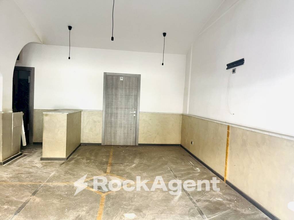 Stanza non arredata - Shop via Angelo Volpicelli, 30/32, Arzano - photo 3