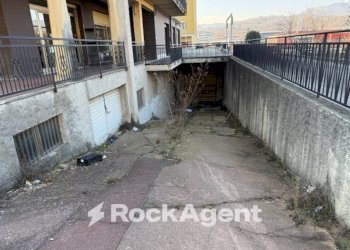 Cortile interno - Capannone via Trento e Trieste, 137, Millesimo - foto 11