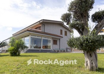 Giardino - Villa via Canalicchio, 9, Stalettì - foto 1