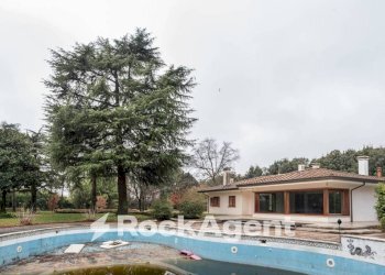 Piscina - Villa via Boiago, 25, Quinto di Treviso - foto 1