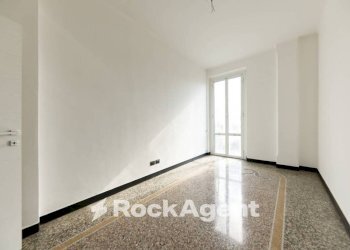 Camera da letto - Appartamento via Archimede, Genova (zona Marassi) - foto 22