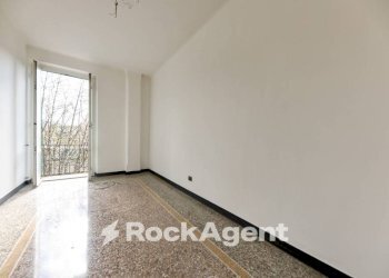 Camera da letto - Appartamento via Archimede, Genova (zona Marassi) - foto 23