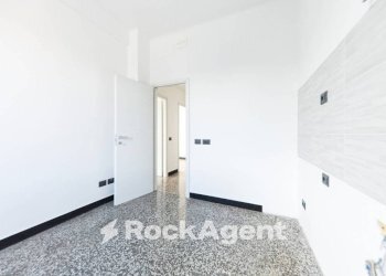 Salone - Appartamento via Archimede, Genova (zona Marassi) - foto 30