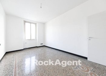 Camera da letto - Appartamento via Archimede, Genova (zona Marassi) - foto 20