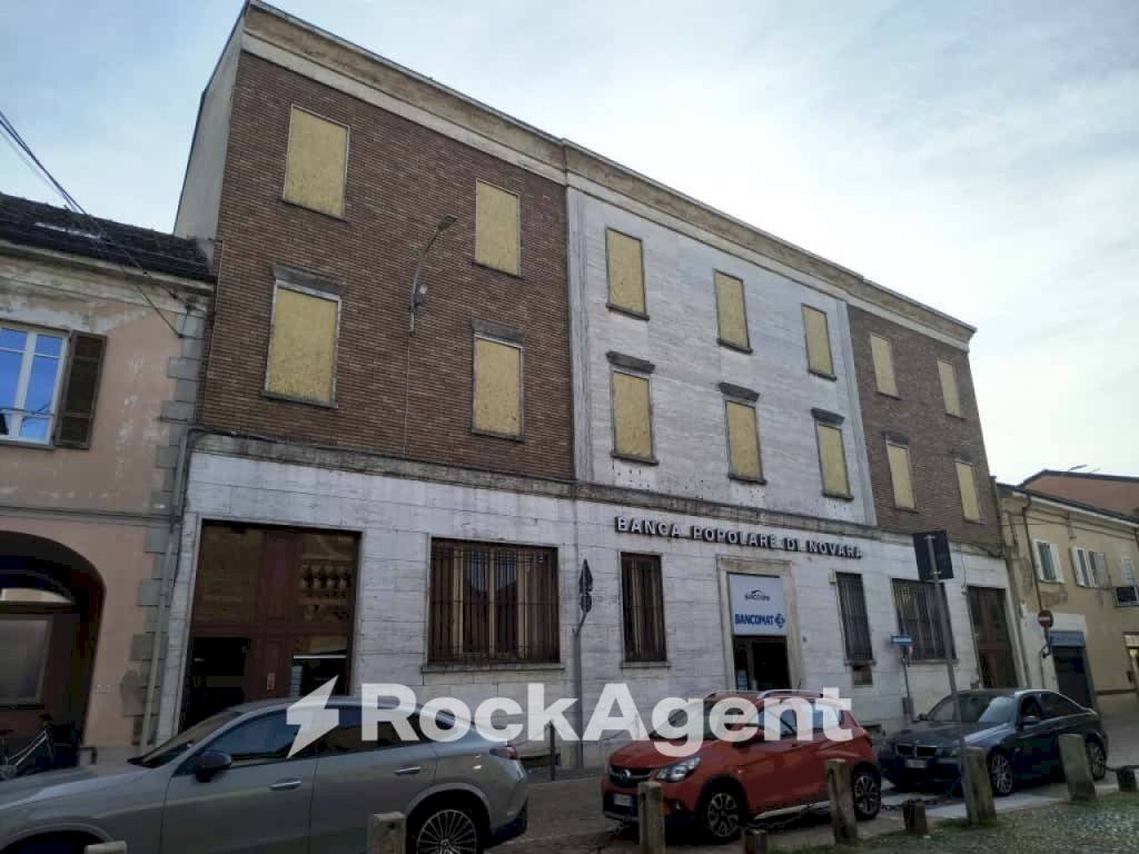 Facciata - Altro via Vittorio Veneto, 15, Robbio - foto 3