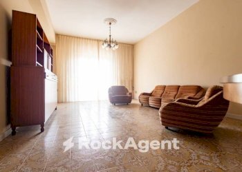 Salone - Trilocale via Conti di Loritello, 9/B, Catanzaro - foto 8