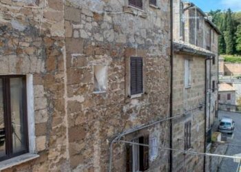 Facciata - Three-room apartment via della Fratta, 22, Grotte di Castro - photo 25