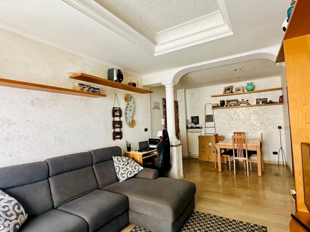 Salone - Trilocale viale Paolo Orlando, Roma (zona Lido di Ostia) - foto 3