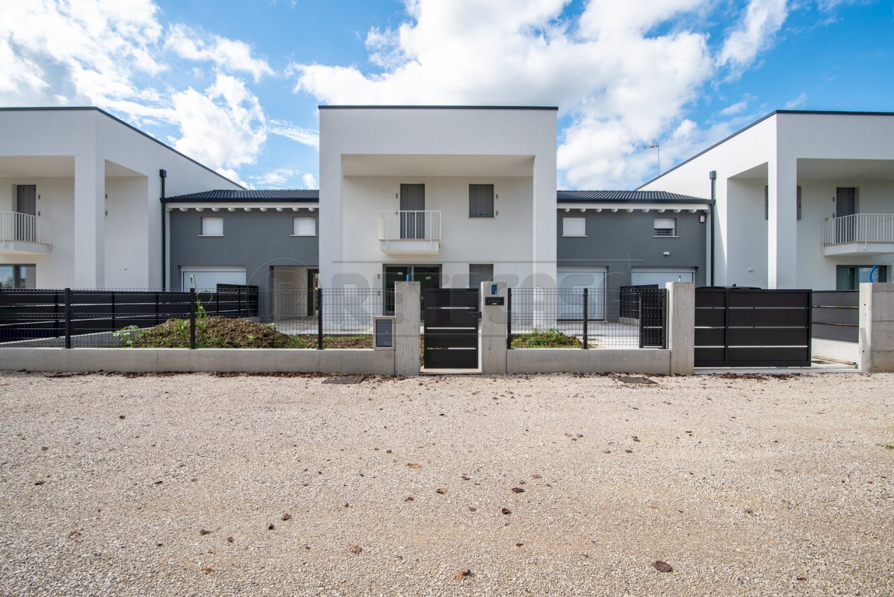 ESTERNO - Villa a Schiera Via Villarappa 83, Santa Giustina in Colle - foto 2