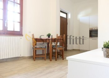 Soggiorno con cucina a vista - Appartamento Via gradisca 6, Limbiate - foto 6
