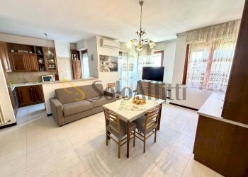 SOGGIORNO - Four-room apartment Via Isonzo 81, Tortoreto - photo 2