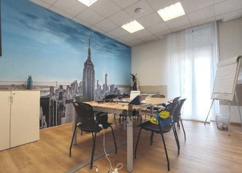 Ufficio 2dx.jpg - Office Parma - photo 7