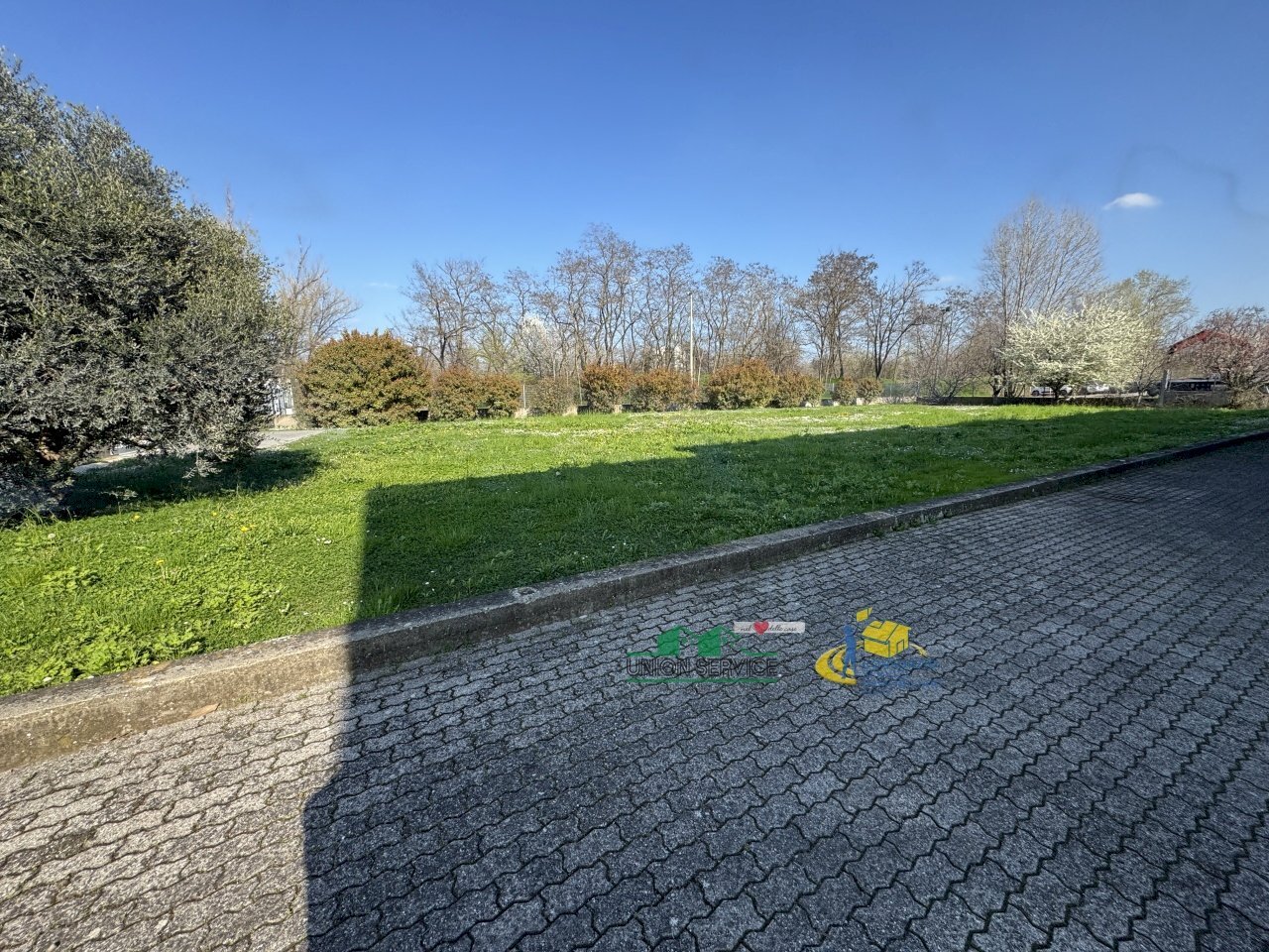 IMG_2191(1).JPG - Locale Commerciale Strada Martinella, Parma - foto 2